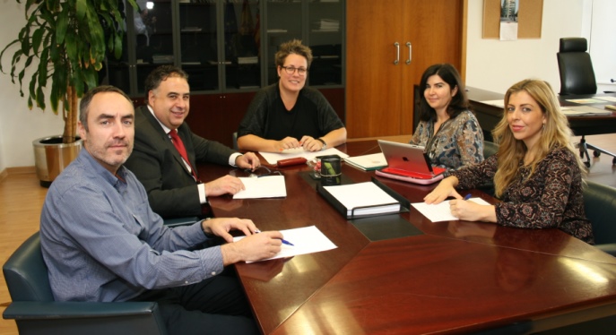 Mª José Mira acorda amb FEVECTA millorar la informació als usuaris del SERVEF sobre el cooperativisme com a forma d´emprenedoria