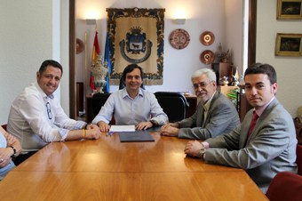 L'Ajuntament de Manises i FEVECTA signen un conveni per a impulsar l'emprendedurisme en el municipi