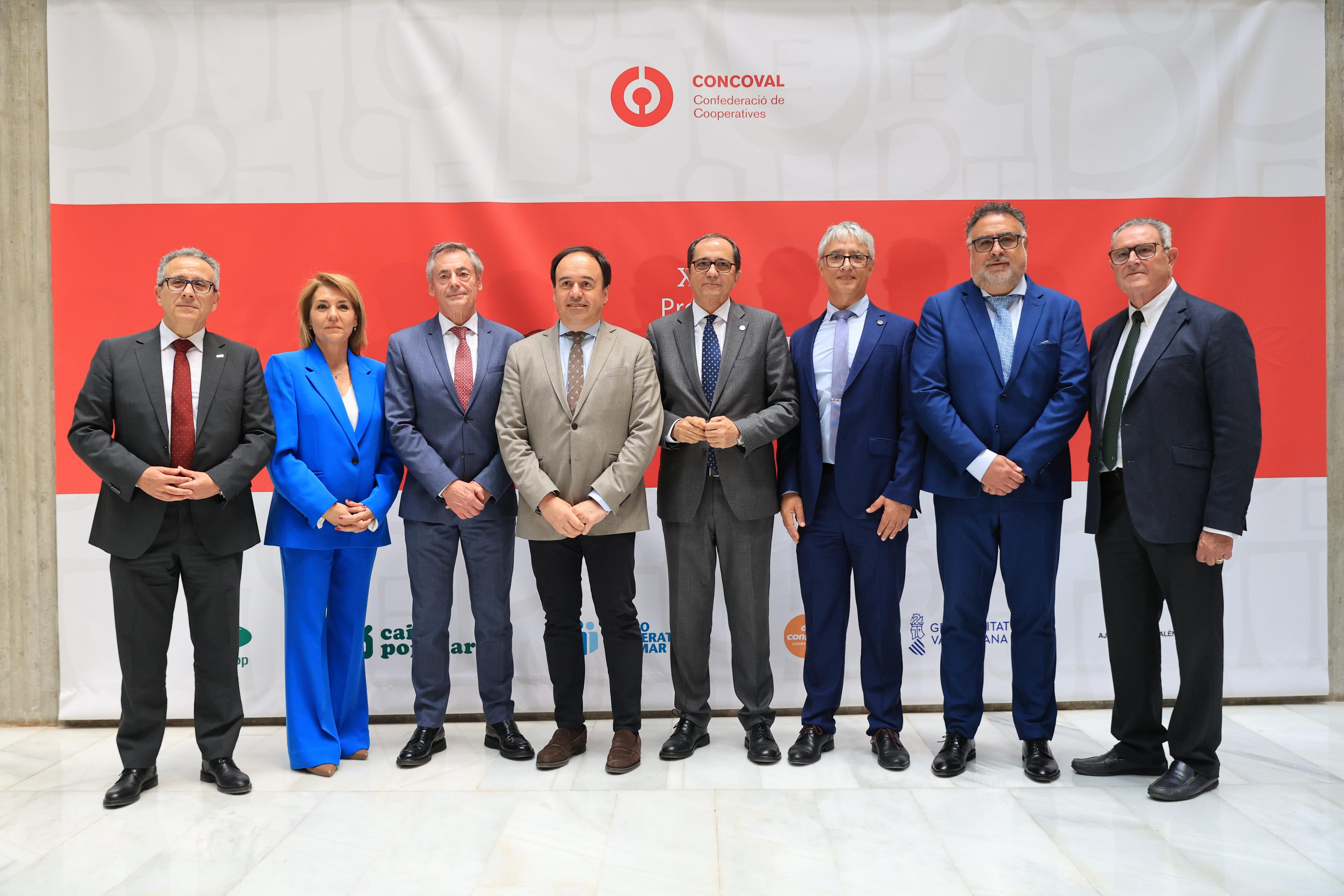 El cooperativismo valenciano reconoce a Juan Luis Durich  y a la UV con los Premios Pepe Miquel