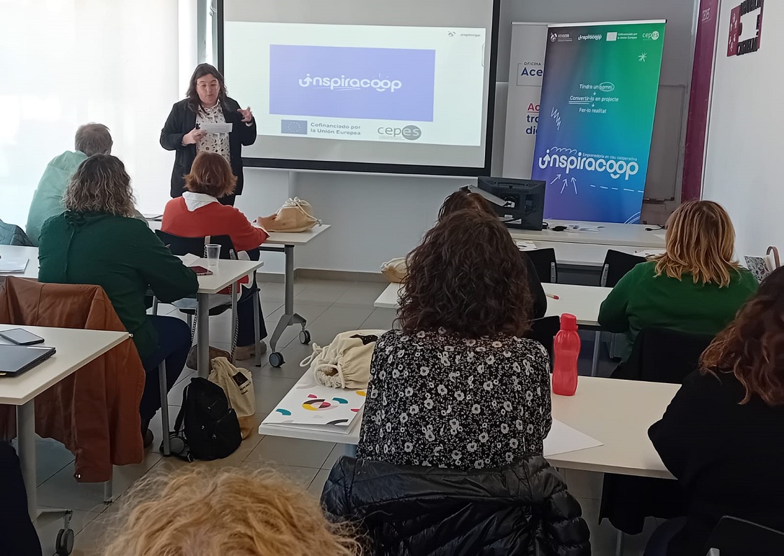 Un grup d'ADL i tècnics de Promoció Econòmica de Castelló assisteix en la Vall d'Alba a la jornada “Cooperar per a assessorar”