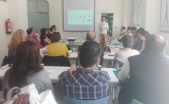Les cooperatives de Comarques Centrals i Castelló assisteixen a la 1ª sessió de 'Els Desdejunis de la Federació' en les seues zones