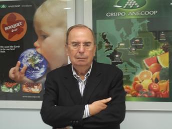 El cooperativisme valencià premia la trajectòria de Josep Maria Planells al capdavant d'Anecoop i al diari Expansión