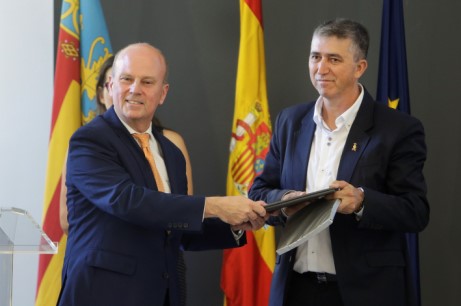 El nou conseller d'Economia advoca per "la cooperació per assolir una economia sostenible que tinga una repercussió directa en el benestar de les persones"