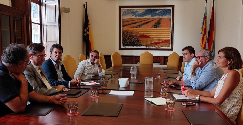 Primera trobada de les Cooperatives valencianes amb Carlos Mazón 