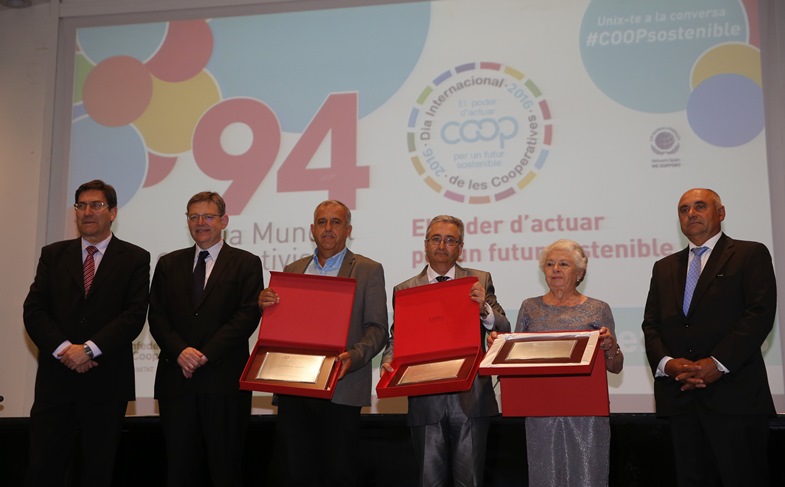 La cooperativa de trabajo asociado Vento Maquinaria Industrial recibe el homenaje del cooperativismo valenciano