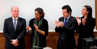 Máximo Buch rep les competències d'Ocupació en l'acte de traspàs de carteres